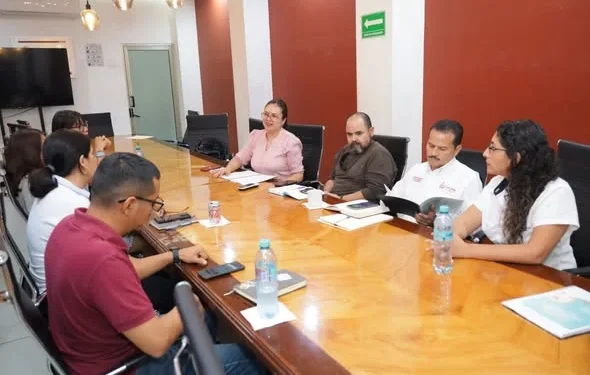 H Congreso del Estado de Colima. Presidenta de la comisión de Salud y Deporte, recibió de manera formal los resultados del análisis y propuestas de las personas que asistieron al foro “De frente con la salud mental y las adicciones”