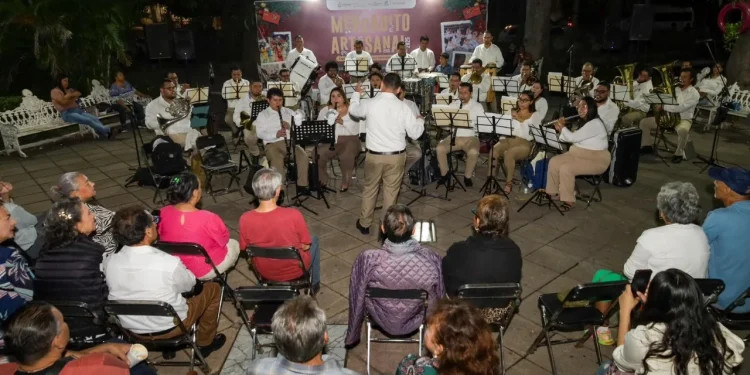 Subsecretaría de Cultura realiza Mercadito Artesanal 2025 en el Centro Histórico de Colima