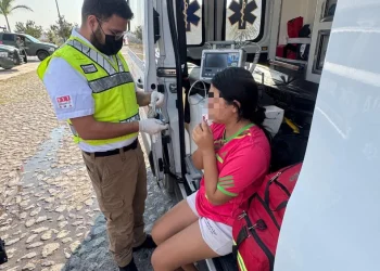 UEPC: CRUM y Bomberos atienden a menor en incendio de vivienda, en Villa de Álvarez