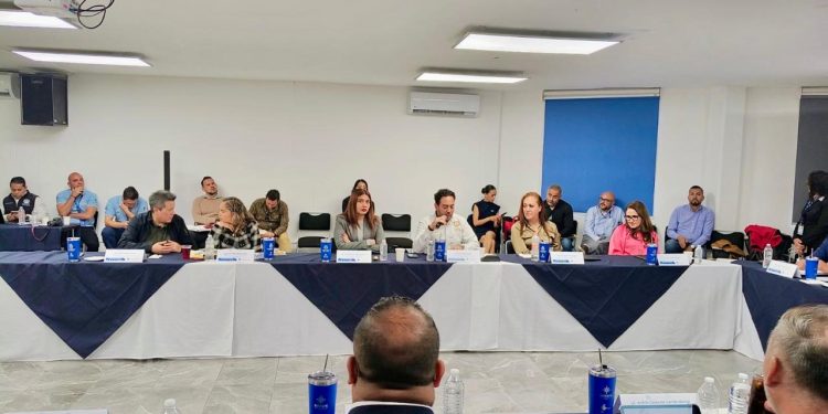 Instituto de Formación Policial de Colima destaca en sesión regional en Guanajuato, con nueva materia en Lengua de Señas