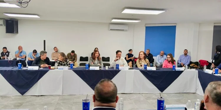 Instituto de Formación Policial de Colima destaca en sesión regional en Guanajuato, con nueva materia en Lengua de Señas