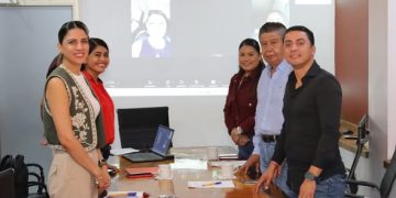 H Congreso del Estado de Colima. Integrantes de la comisión de Estudios Legislativos y Puntos Constitucionales, llevaron a cabo una sesión de trabajo para analizar diversas iniciativas que fueron turnadas a dicha comisión