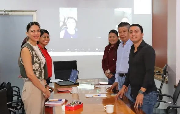 H Congreso del Estado de Colima. Integrantes de la comisión de Estudios Legislativos y Puntos Constitucionales, llevaron a cabo una sesión de trabajo para analizar diversas iniciativas que fueron turnadas a dicha comisión