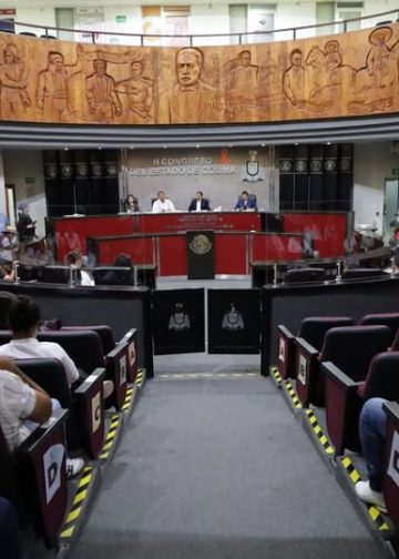 H Congreso del Estado de Colima. En su segunda intervención, el Secretario de Salud, Víctor Torrero Enríquez señala que se trabaja en quitar el estigma de los problemas de salud mental y dar prioridad en su atención