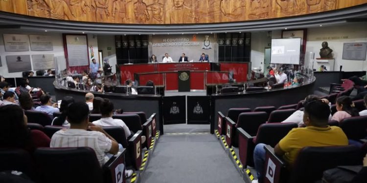 H Congreso del Estado de Colima. En su segunda intervención, el Secretario de Salud, Víctor Torrero Enríquez señala que se trabaja en quitar el estigma de los problemas de salud mental y dar prioridad en su atención