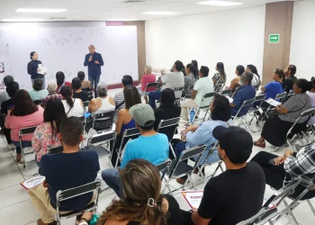 Gobierno del Estado reconoce a artesanas, artesanos y productores del Pabellón Hecho en Colima 2025