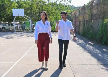 Rosi Bayardo inicia rehabilitación de la cancha de usos múltiples de la colonia Primavera en Tapeixtles