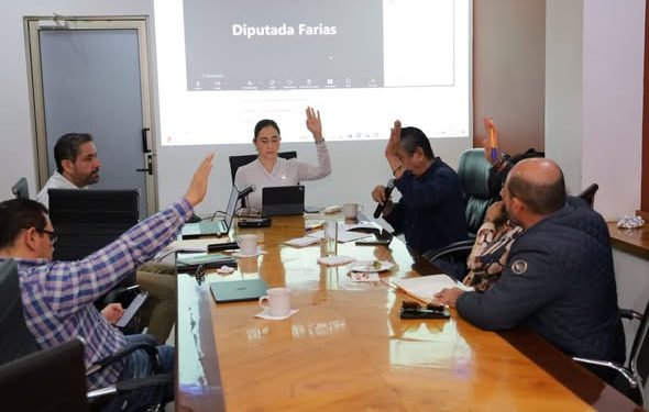 H Congreso del Estado de Colima. Integrantes de la Junta de Gobierno y Coordinación Política (JUCOPO) del Congreso del Estado de Colima, llevaron a cabo su reunión Extraordinaria Mixta No.52, en la que se aprobaron varios asuntos administrativos