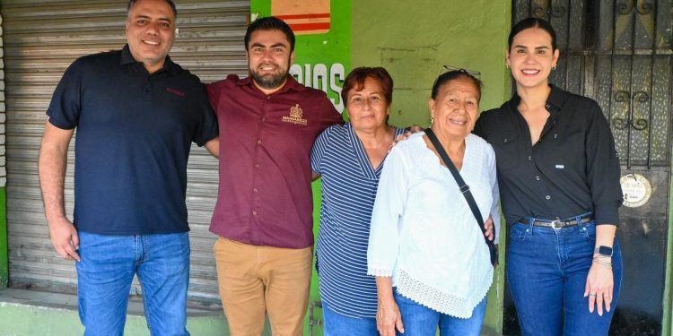 Supervisa Rosi Bayardo rehabilitación de redes de agua y drenaje en calle Jacarandas, Valle de las Garzas