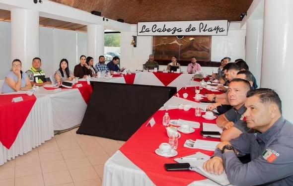 De la reunión de la Mesa de Coordinación Estatal para la Construcción de Paz y Seguridad, la gobernadora de Colima, Indira Vizcaíno Silva comparte lo siguiente: