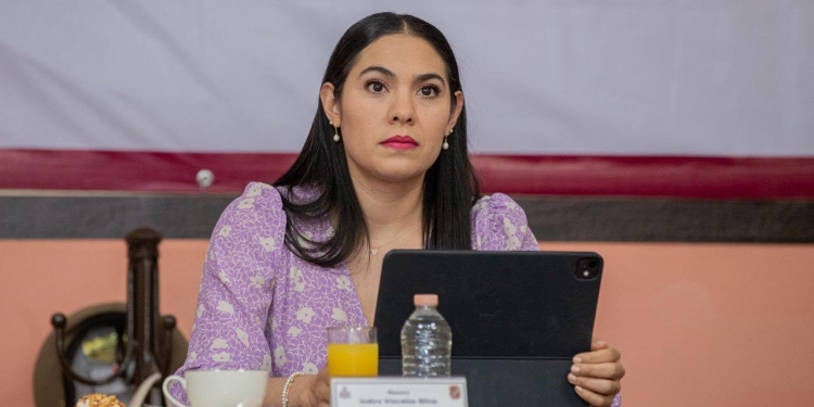 De la reunión de la Mesa de Coordinación Estatal para la Construcción de Paz y Seguridad, la gobernadora de Colima, Indira Vizcaíno Silva comparte lo siguiente: