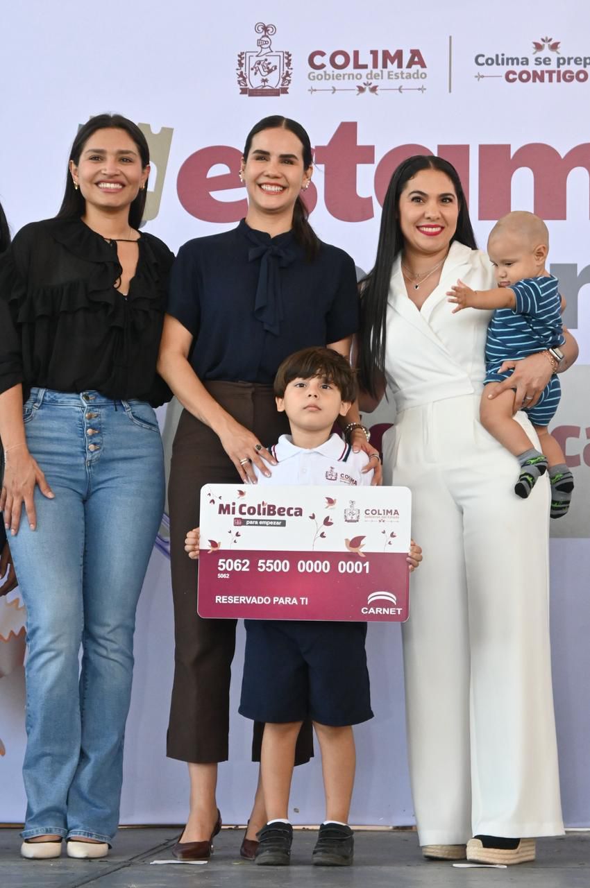 Entrega Rosi Bayardo Becas a Preescolar: Mi ColiBeca para Empezar
