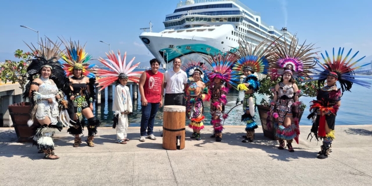 Líneas de cruceros siguen confiando en Manzanillo como puerto seguro; llega por primera vez el ‘Norwegian Jade’