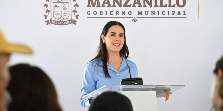 Rosi Bayardo apoya a familias que más lo necesitan con programa “Transformando Vidas”