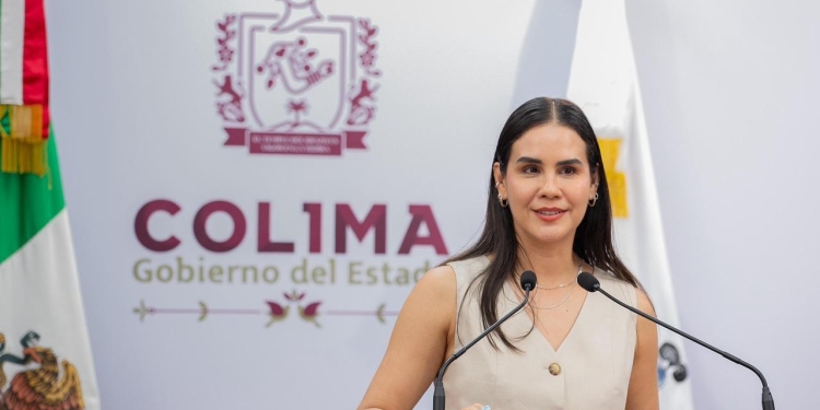 Indira Vizcaíno informa avances de los entronques Jalipa y Minatitlán y del Libramiento Manzanillo