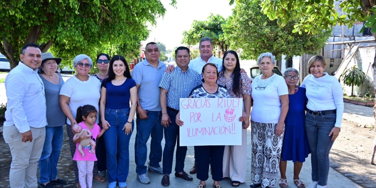 Gobierno de Riult Rivera renueva calles, redes de agua y drenaje en El Diezmo.
