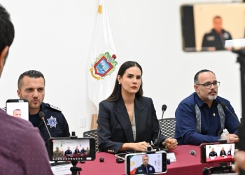 FGE detiene a 8 elementos de la Policía Municipal de Manzanillo por presuntos vínculos con la delincuencia organizada