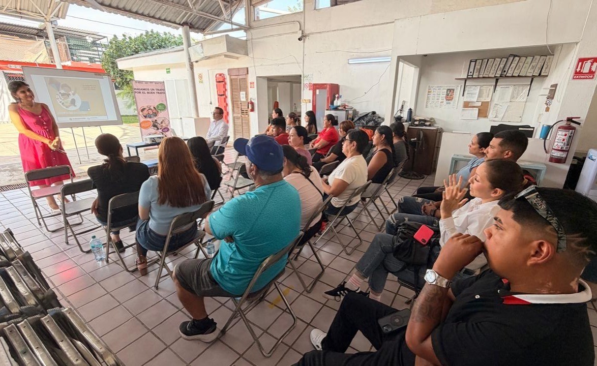 DIF Estatal Colima lleva charla de Crianza Positiva a sus centros educativos; atenderá a más de 230 madres y padres de familia