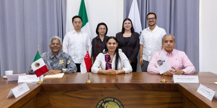 Gobernadora Indira Vizcaíno recibe a Embajador de Singapur en México para fortalecer la relación de Colima con ese país