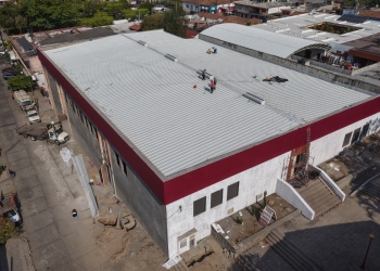 Avance del 53% en la construcción del Auditorio Municipal de Cuauhtémoc: Seidum Colima