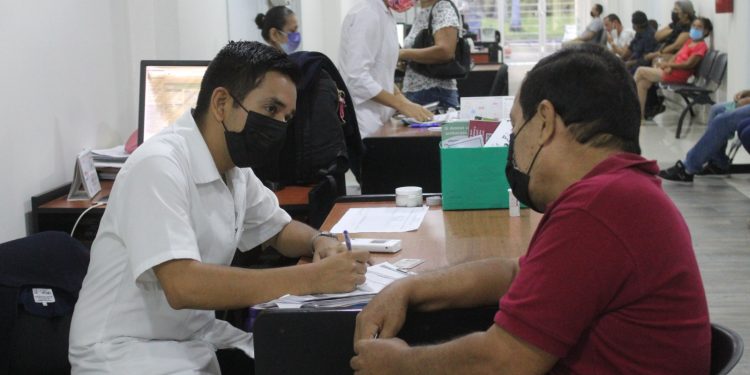 Jóvenes de 18 a 35 años, grupo con mayor riesgo de cáncer testicular: Salud Colima