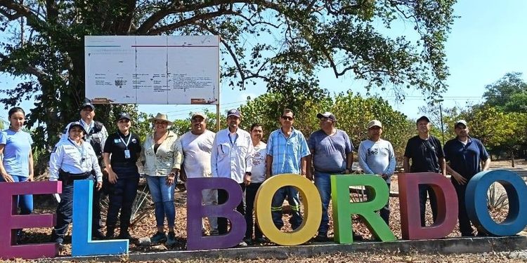 H. ayuntamiento de colima, ¡Realizamos brigada de limpieza en la comunidad de #ElBordo!
