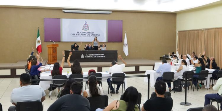 G.C.  Exhorta Congreso de Colima a la CFE a informar sobre apagones y aumento en recibos de luz