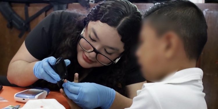 Indira Vizcaíno impulsa ahorro de casi 9.3 mdp a familias colimenses con Operación Salud Colima Tamizaje