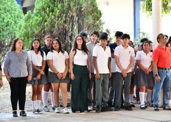G.C. Reconocen a alumnos colimenses del CETis 157 por triunfo nacional en el Desafío Innova HSBC