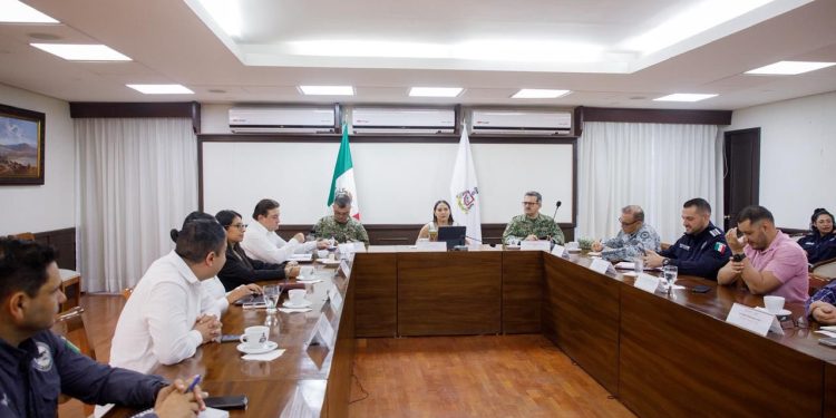 G.C.  De la reunión de la Mesa de Coordinación Estatal para la Construcción de Paz y Seguridad, la gobernadora de Colima, Indira Vizcaíno Silva comparte lo siguiente: