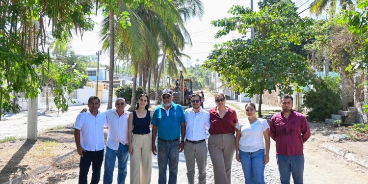 G.C. Rosi Bayardo inicia construcción de calle de concreto hidráulico en la colonia Pedro Núñez
