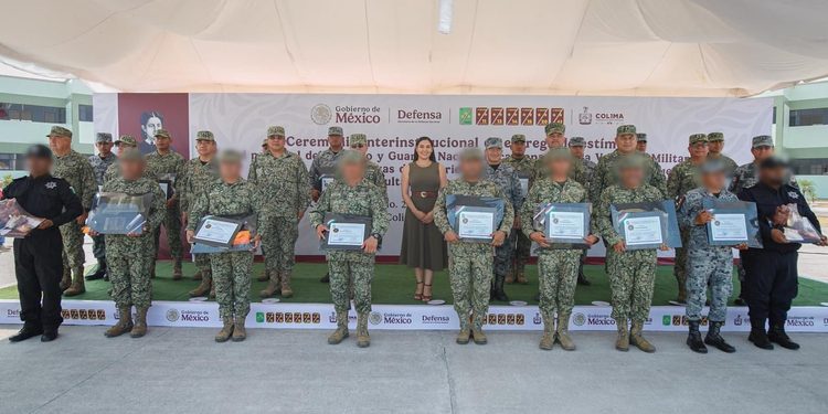 Gobernadora de Colima participó en la entrega de estímulos a personal del Ejército, GN y Seguridad Pública