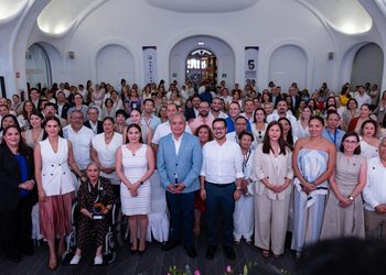 Gobernadora Indira Vizcaíno participa en el 5° Congreso Nacional de Mujeres Industriales de Canacintra, en Manzanillo