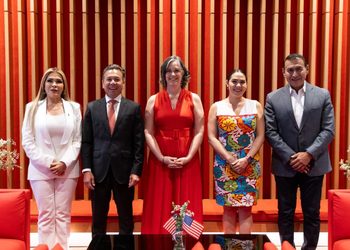 Gobernadora Indira Vizcaíno asiste como invitada a la conmemoración de la Independencia de EE.UU.