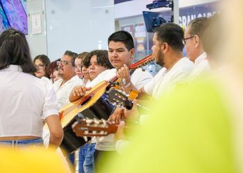 “Talento sin barreras: emotivo FlashMob celebra el Día del Padre en Plaza San Fernando”