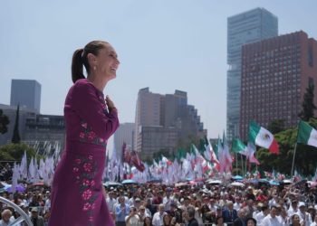 Indira Vizcaíno y más de 6 mil colimenses se reúnen y agradecen a la presidenta Claudia Sheinbaum su trabajo y resultados al pueblo