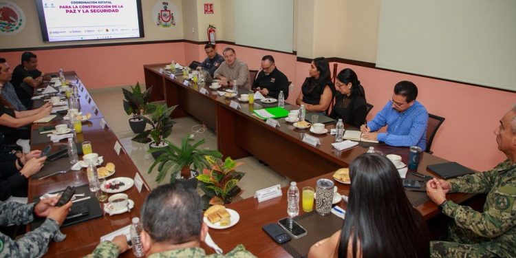 De la reunión de la Mesa de Coordinación Estatal para la Construcción de Paz y Seguridad, la gobernadora de Colima, Indira Vizcaíno Silva comparte lo siguiente: