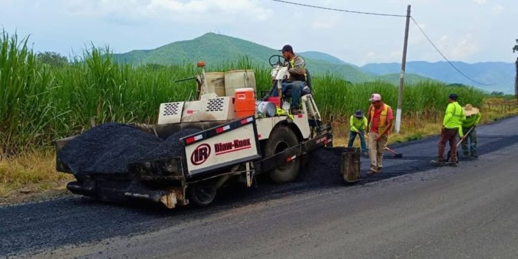 Gobierno de Colima mejora la carretera El Alpuyequito–Las Guásimas con obras de mantenimiento