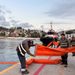 La Secretaría de Marina contiene derrame de hidrocarburos en inmediaciones del muelle turístico, en Manzanillo, Colima