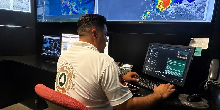 Sigue con baja actividad el Volcán de Colima y se mantiene estable: UEPC