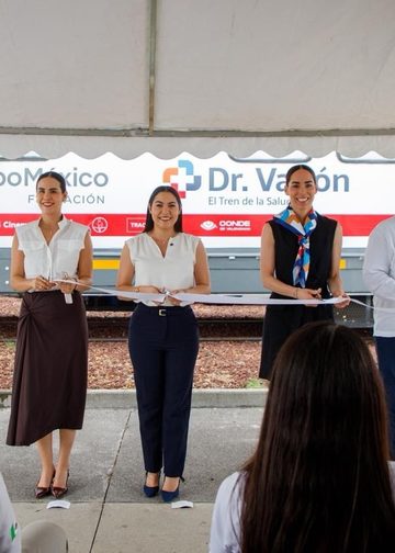 Indira Vizcaíno: Dr. Vagón acerca servicios gratuitos de especialistas médicos a miles de colimenses