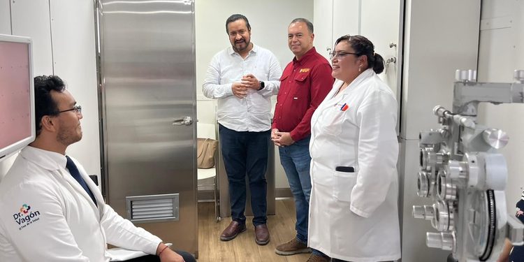 Regresa Dr. Vagón regresó a Tecomán; brinda atención médica gratuita a miles de personas hasta el 18 de junio