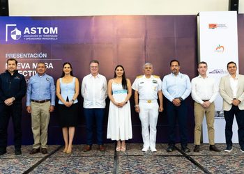 Indira Vizcaíno asistió a presentación de la nueva directiva de ASTOM y supervisó construcción de dormitorios para personal de seguridad en Manzanillo