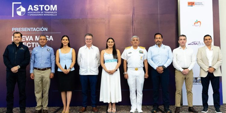 Indira Vizcaíno asistió a presentación de la nueva directiva de ASTOM y supervisó construcción de dormitorios para personal de seguridad en Manzanillo