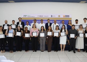 Reconocen a estudiantes de excelencia con Premio Ternium–Tecnológico de Colima