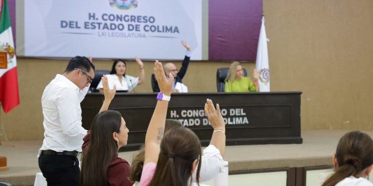Entran en vigor descuentos aprobados por el Congreso para usuarios de agua potable en Tecomán y Comala