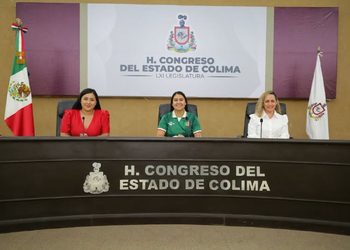 L a diputada Yomi Barreto instala la Sesión Ordinaria No. 15 del Congreso del Estado de Colima