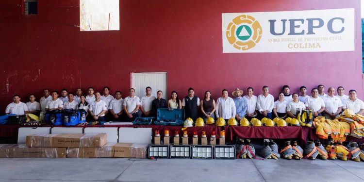 Indira Vizcaíno fortalece a Protección Civil Colima con nuevas unidades y equipo especializado