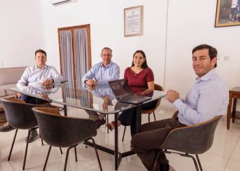 Indira Vizcaíno y empresarios dialogan sobre propuestas para fortalecer el desarrollo económico de Manzanillo