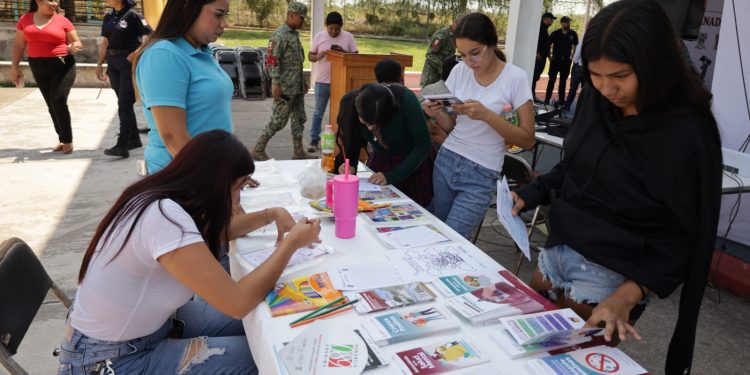 Casi 44 mil colimenses participaron en acciones de prevención de salud mental y adicciones, en 2025